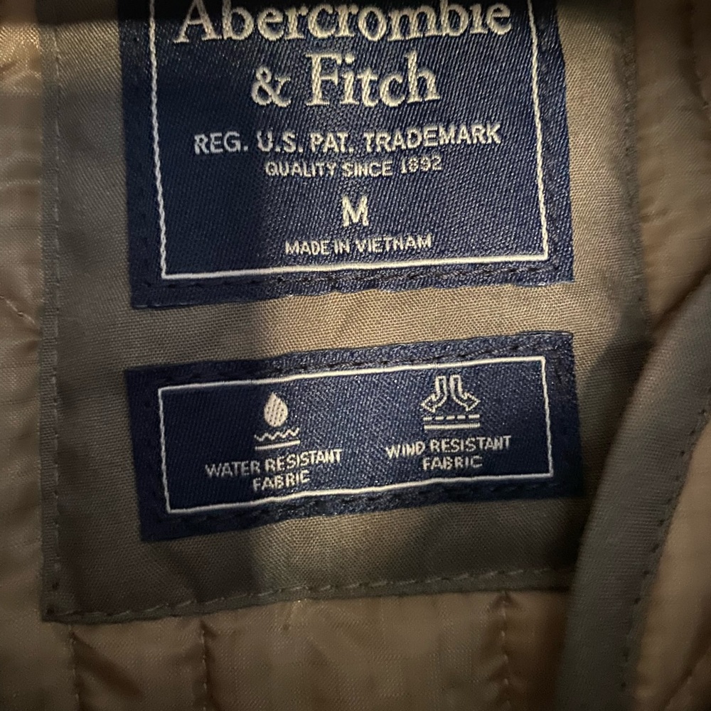 Abercrombie and Fitch Jacket with attached vest; Women Size Medium - Picture 3 of 6